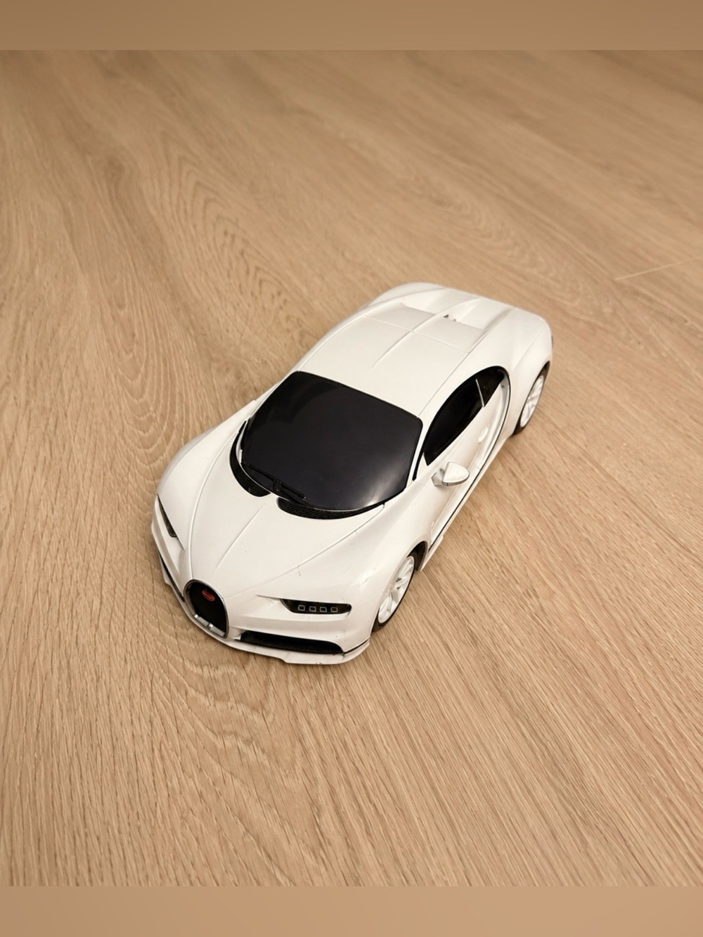 Bugatti Chiron White Die-Cast Model Car - Kids Toy Car